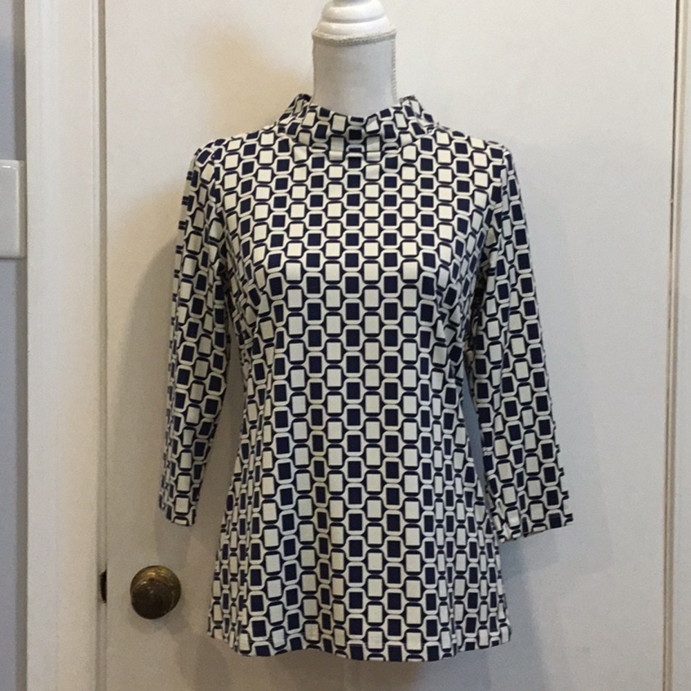 J. McLaughlin fitted top.